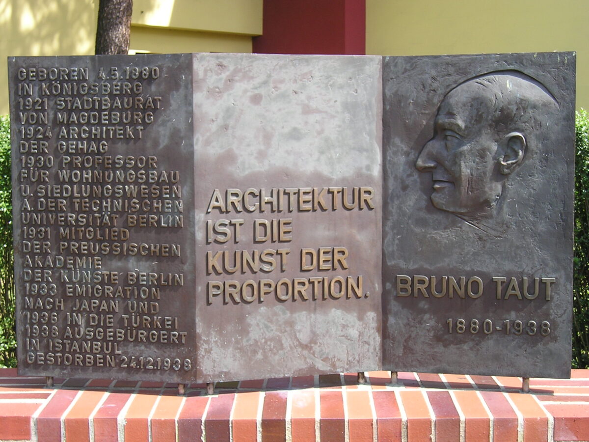 War Bruno Taut ein “deutscher” Architekt und Stadtplaner?